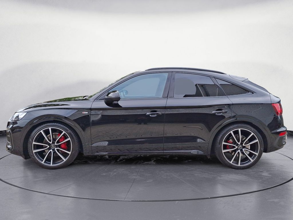 Audi Q5 2023 г. Чёрный, пробег 33777 км