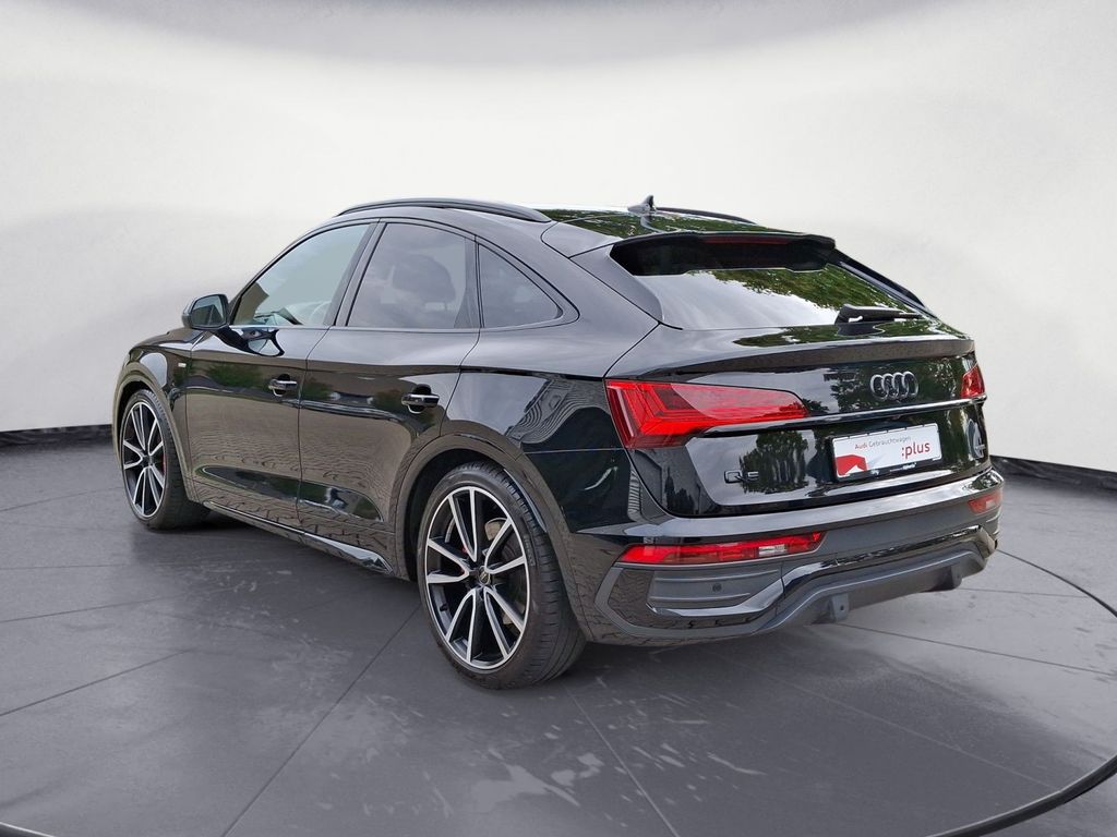 Audi Q5 2023 г. Чёрный, пробег 33777 км