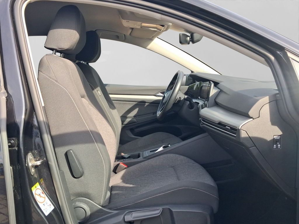 Volkswagen Golf 2024 г. Чёрный, пробег 51452 км