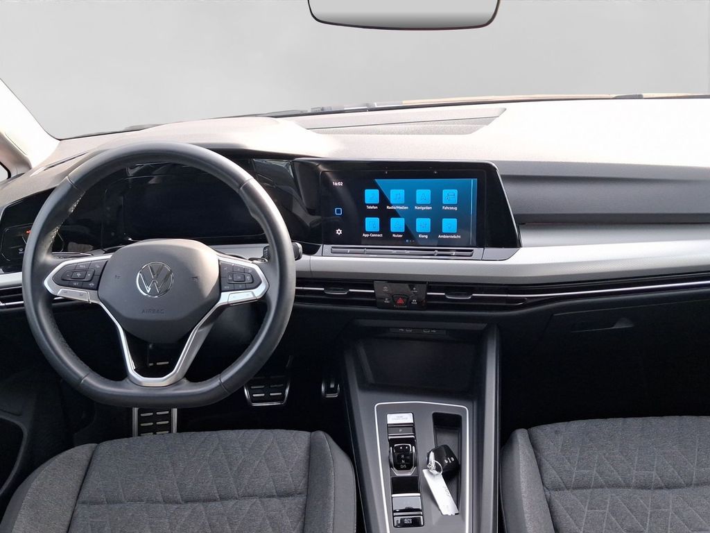Volkswagen Golf 2024 г. Чёрный, пробег 51452 км