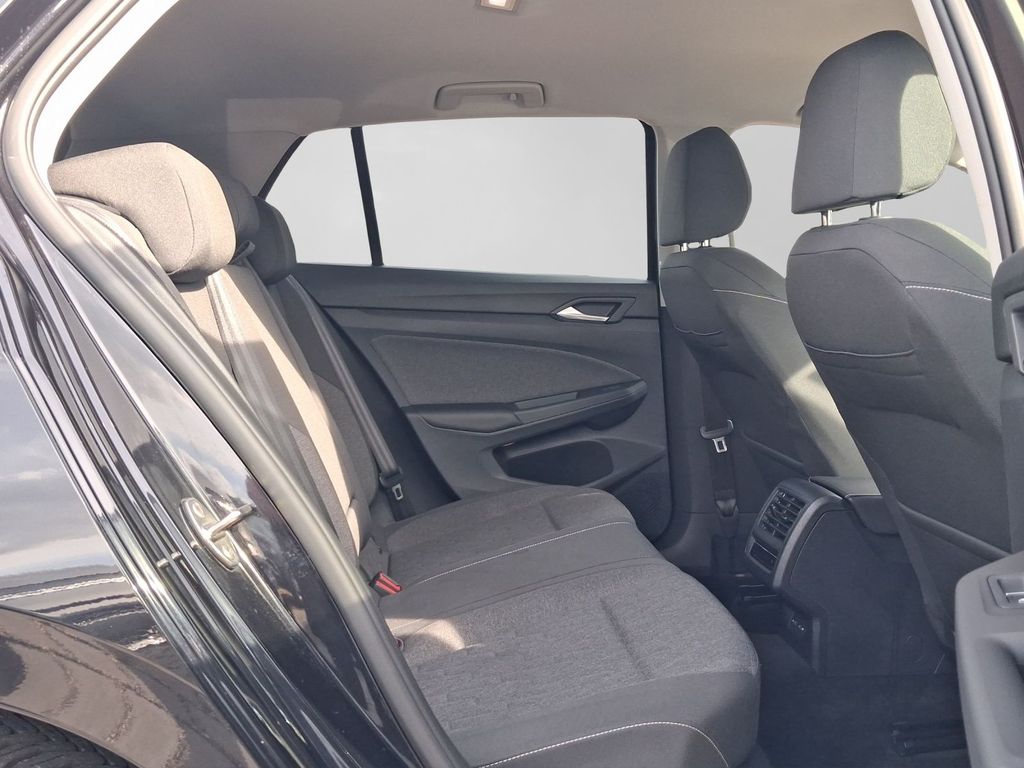Volkswagen Golf 2024 г. Чёрный, пробег 51452 км