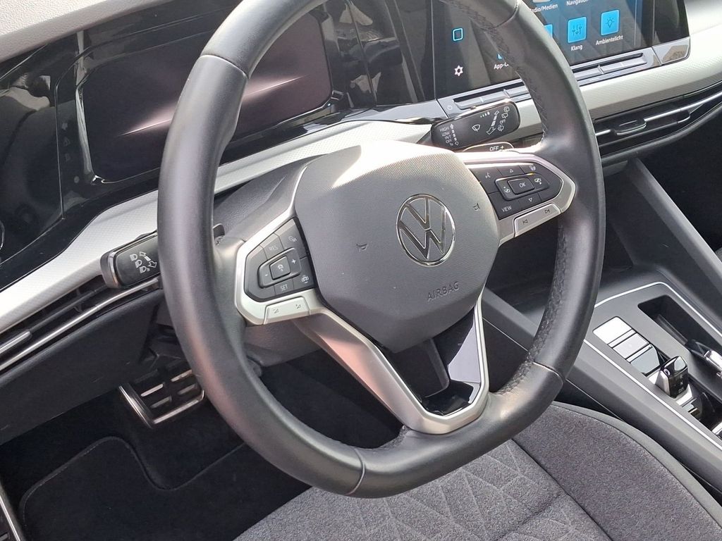 Volkswagen Golf 2024 г. Чёрный, пробег 51452 км
