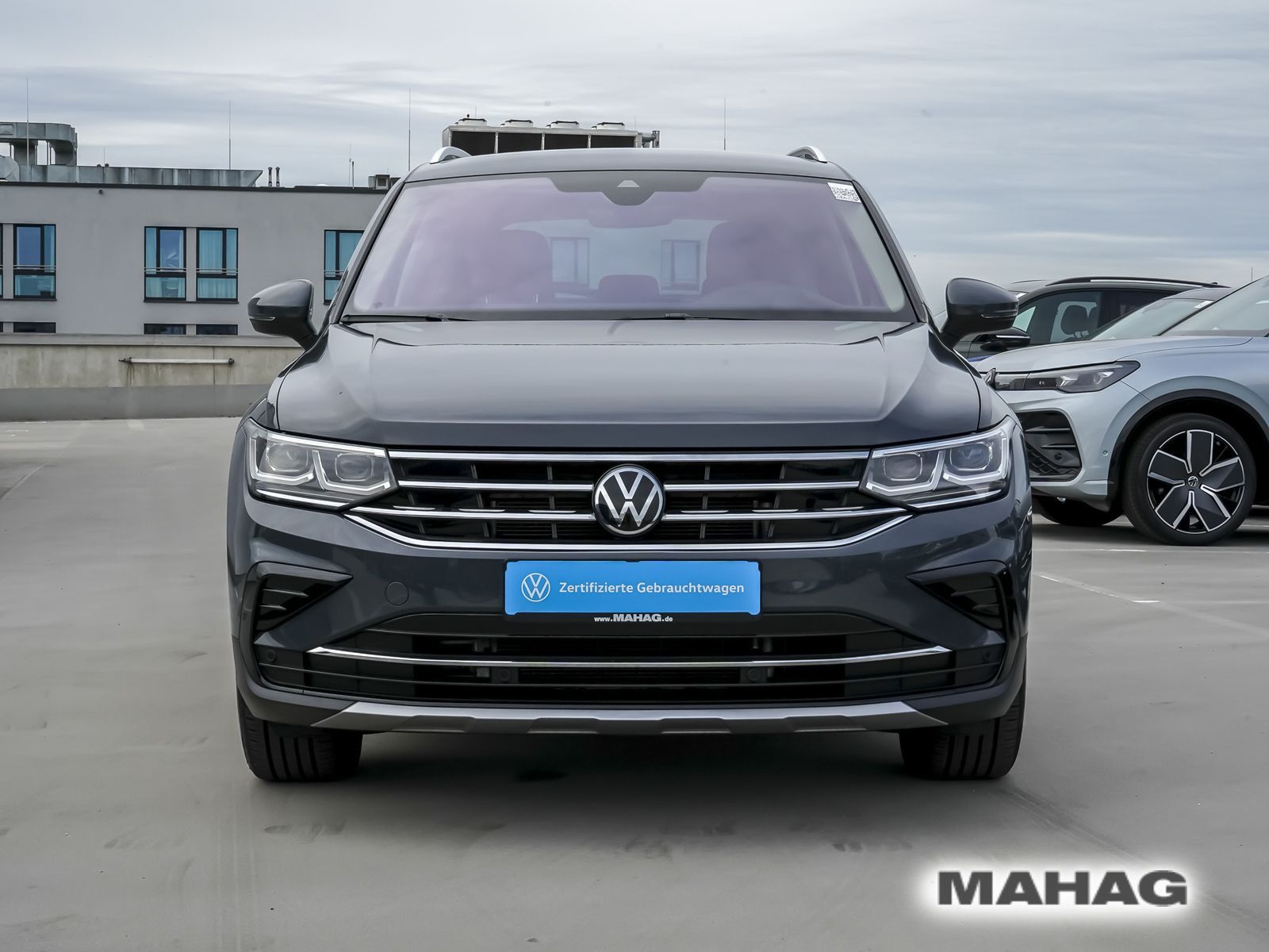 Volkswagen Tiguan 2023 г. Серый, пробег 59508 км