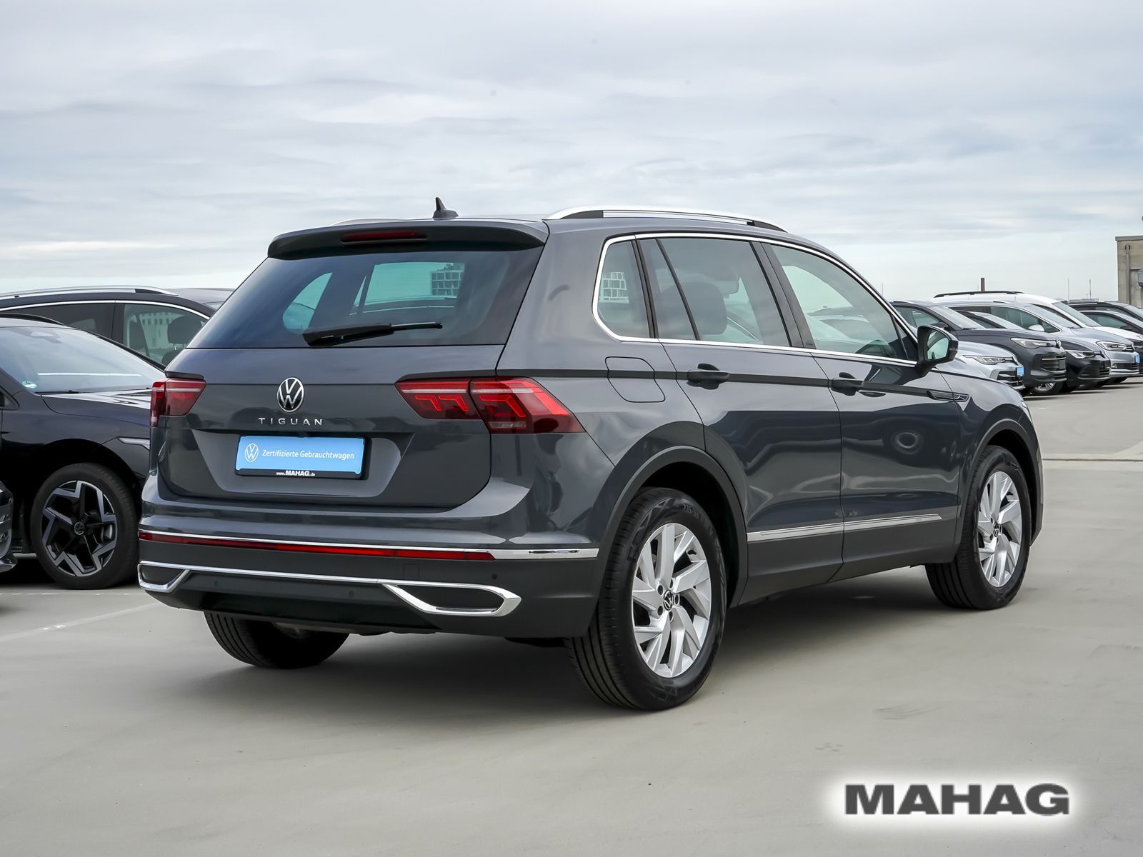 Volkswagen Tiguan 2023 г. Серый, пробег 59508 км