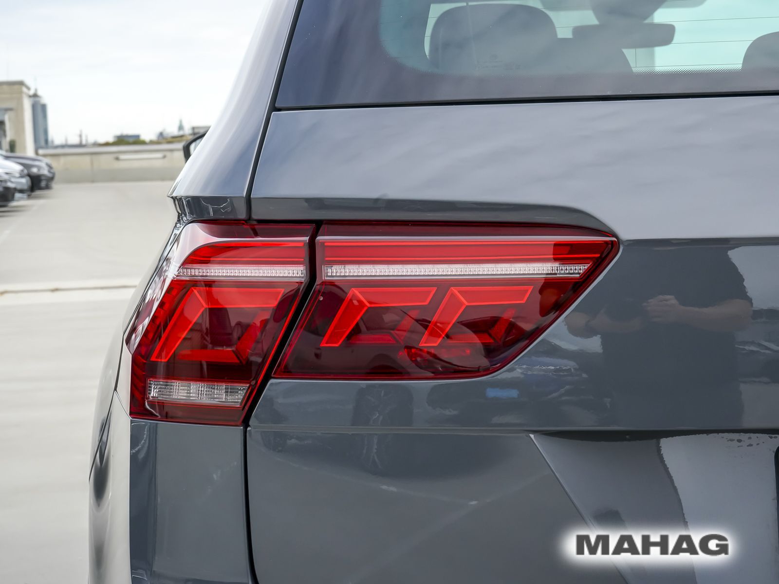Volkswagen Tiguan 2023 г. Серый, пробег 59508 км
