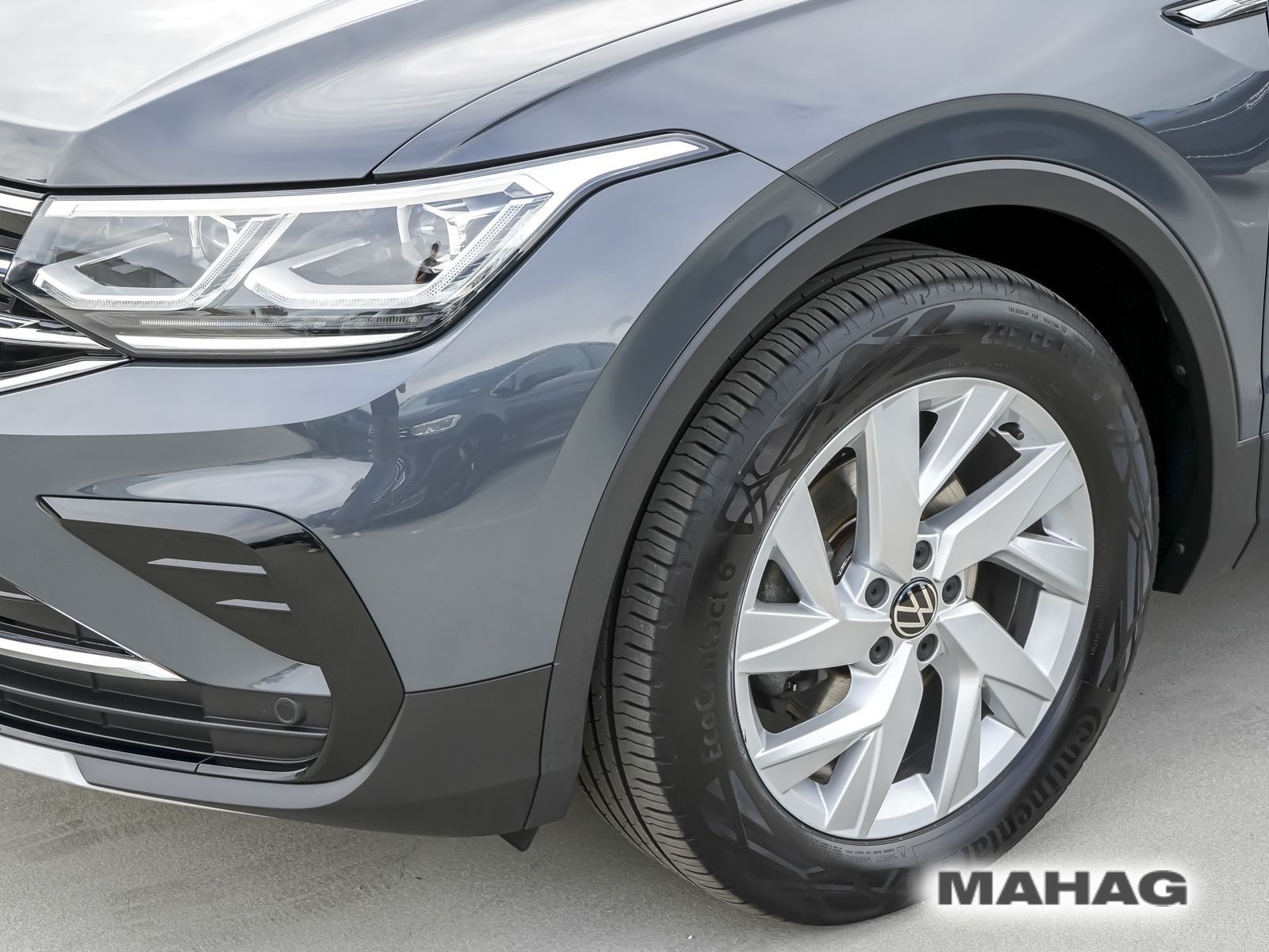 Volkswagen Tiguan 2023 г. Серый, пробег 59508 км