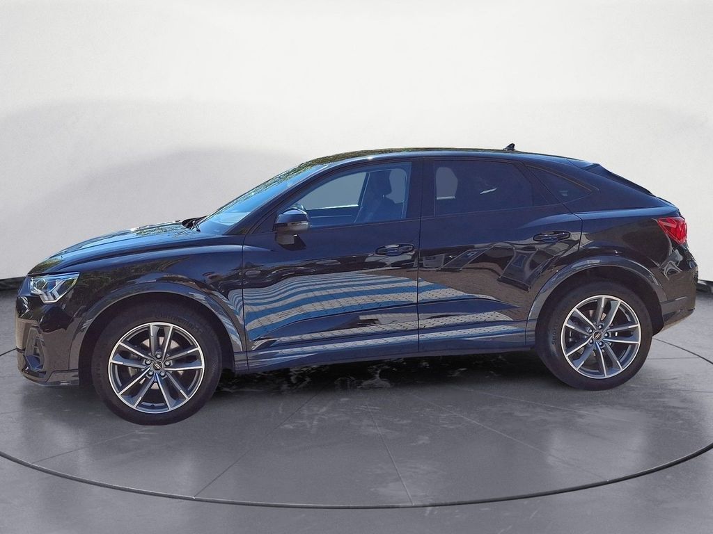 Audi Q3 2024 г. Чёрный, пробег 53225 км