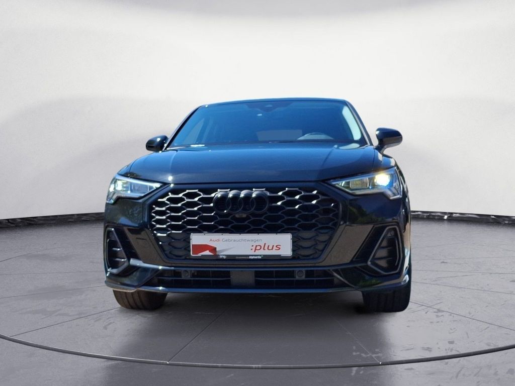 Audi Q3 2024 г. Чёрный, пробег 53225 км