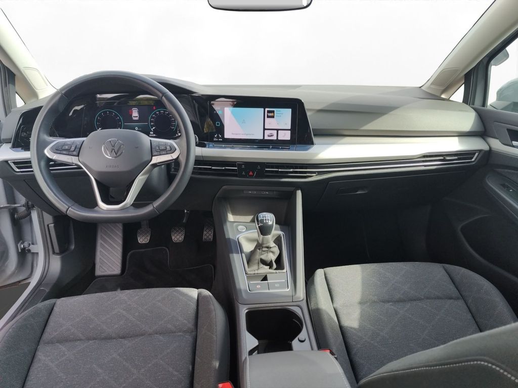 Volkswagen Golf 2023 г. Серебристый, пробег 25218 км