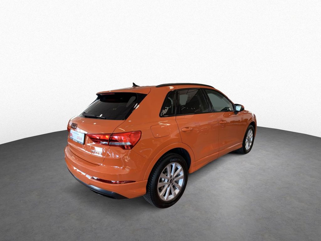 Audi Q3 2022 г. Оранжевый, пробег 19900 км