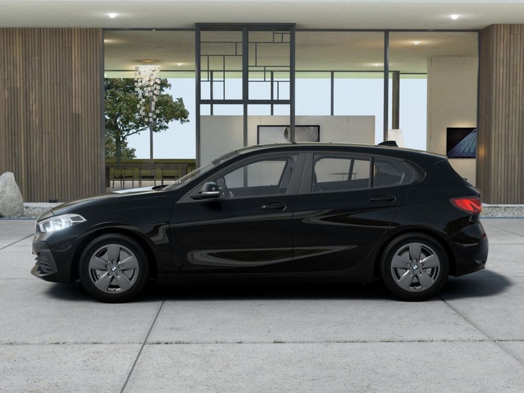 BMW 118 2023 г. Чёрный, пробег 56675 км