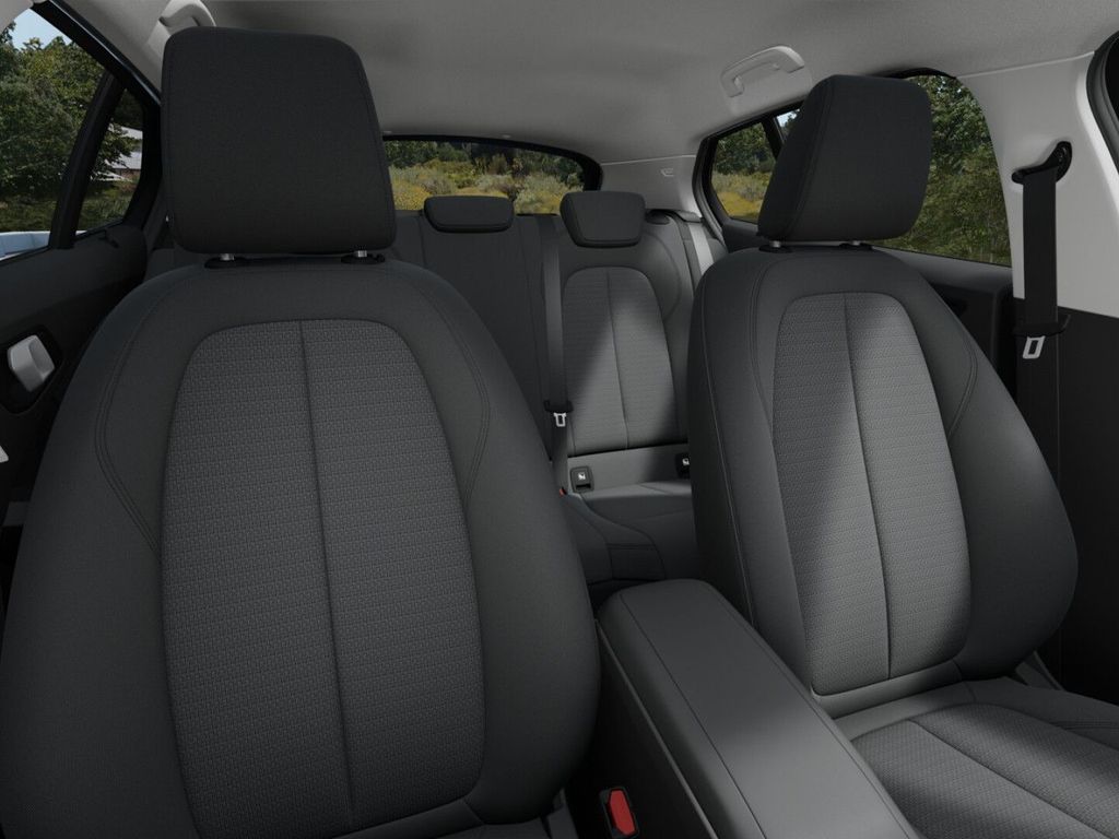 BMW 118 2023 г. Чёрный, пробег 56675 км
