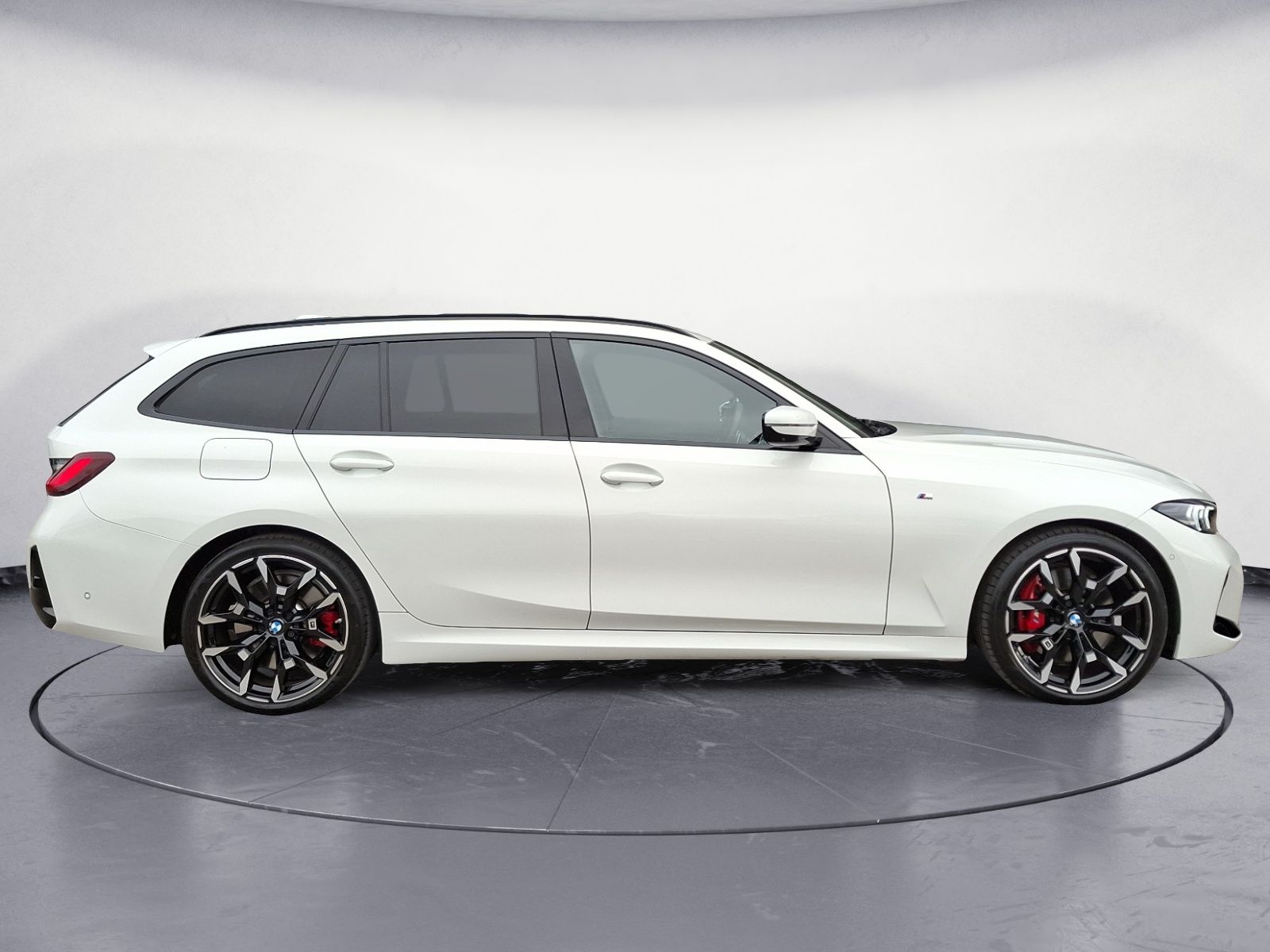 BMW 320 2025 г. Белый, пробег 17900 км