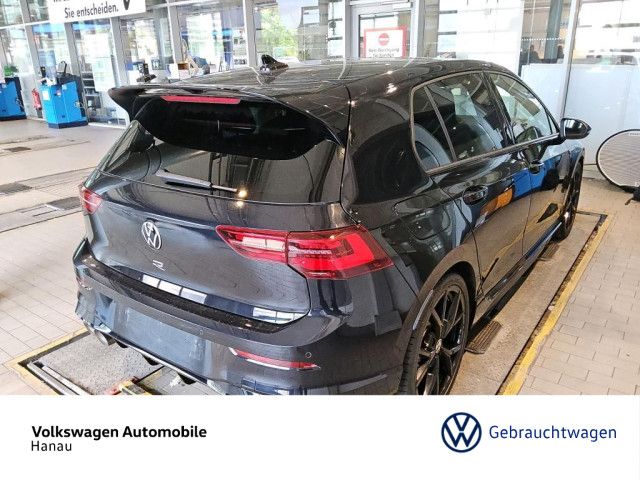 Volkswagen Golf 2024 г. Чёрный, пробег 19400 км