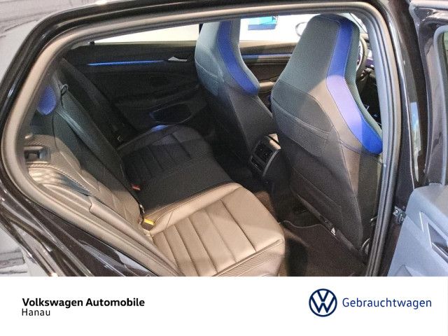 Volkswagen Golf 2024 г. Чёрный, пробег 19400 км