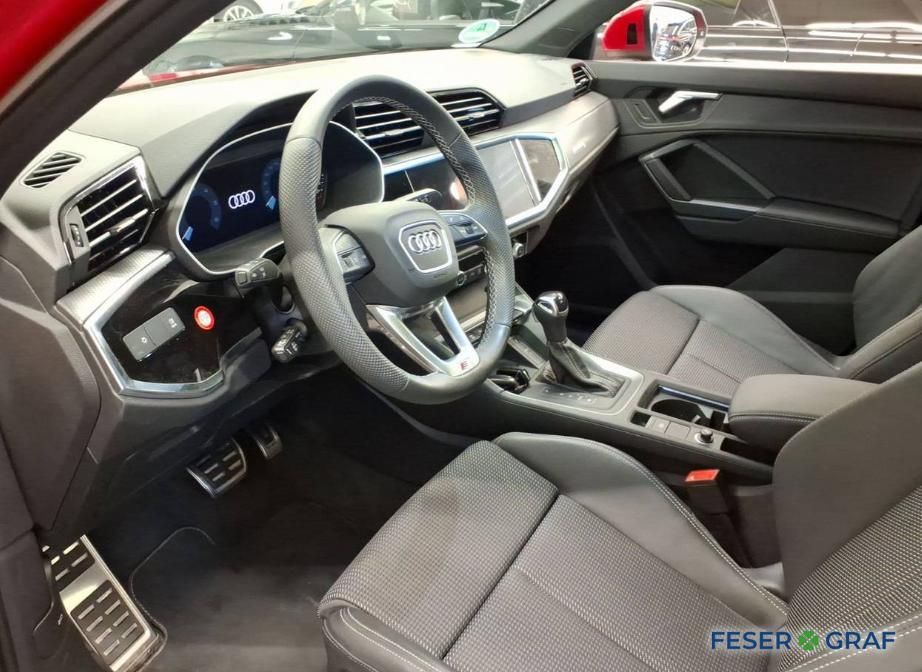 Audi Q3 2025 г. Красный, пробег 29812 км