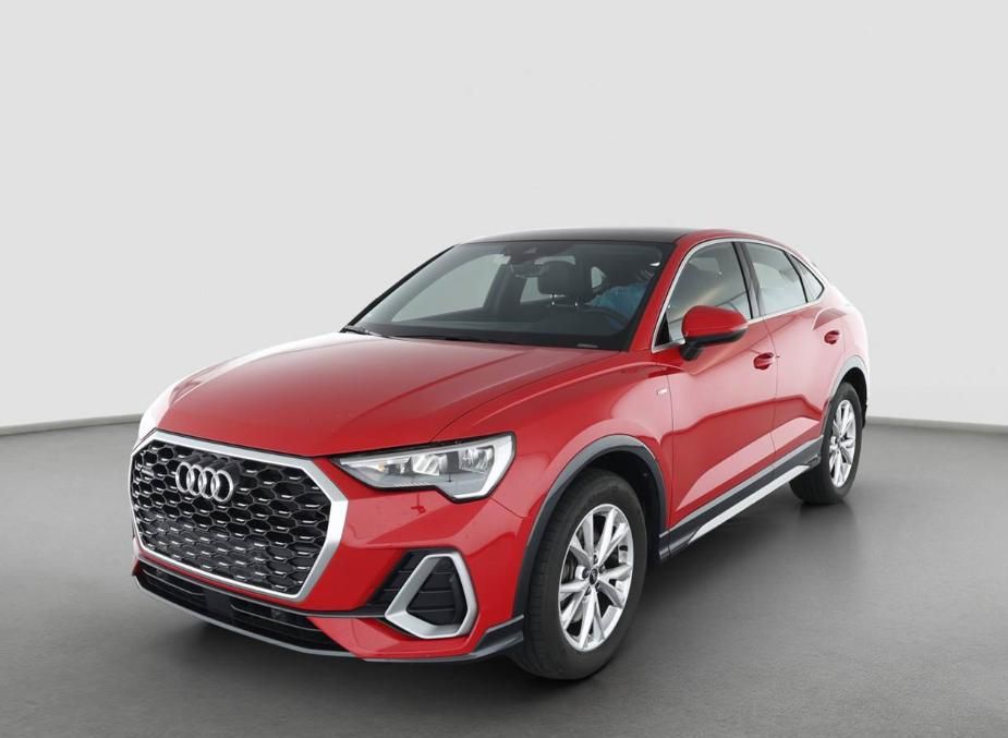 Audi Q3 2025 г. Красный, пробег 29812 км