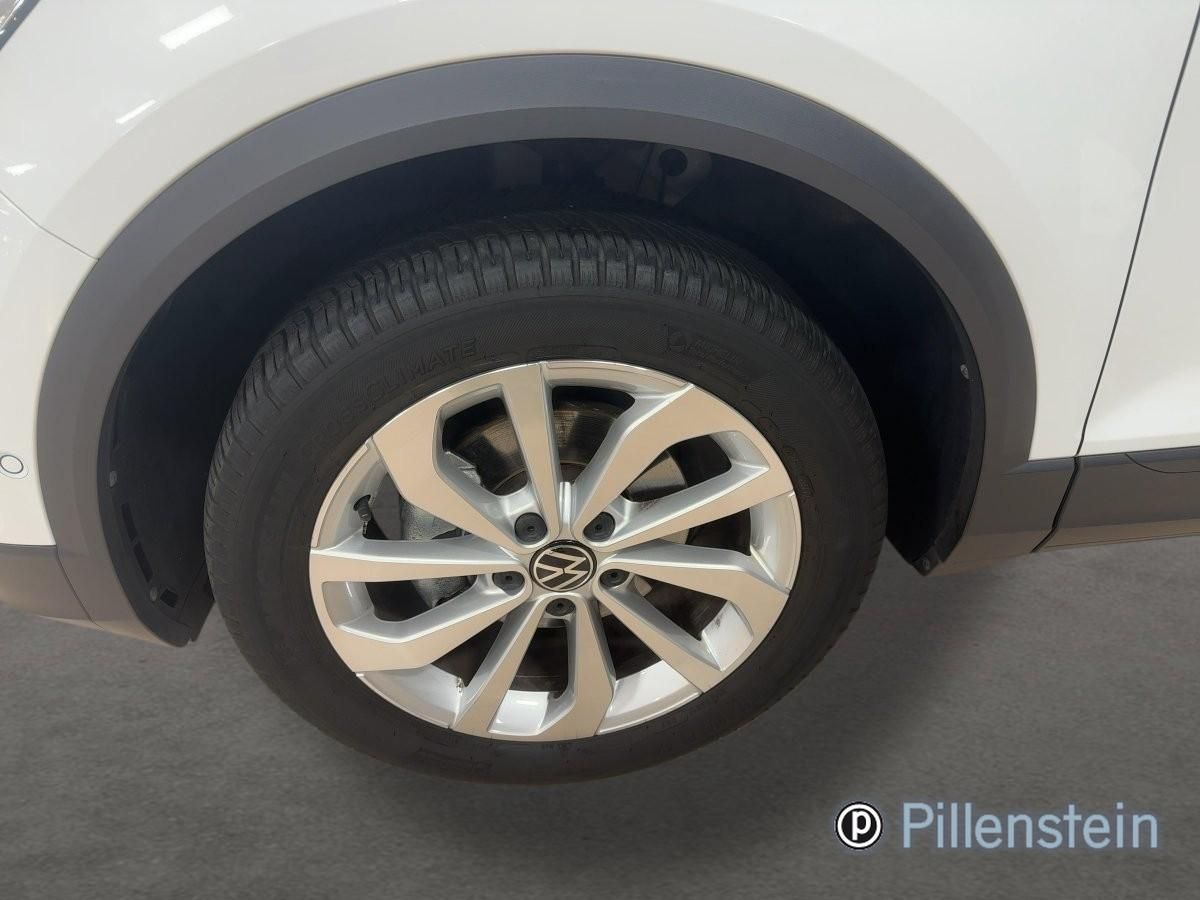 Volkswagen T-Roc 2022 г. Белый, пробег 42800 км