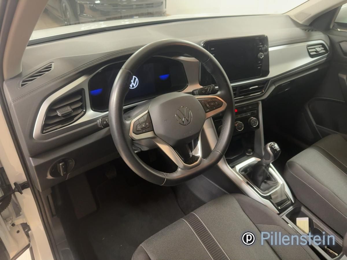 Volkswagen T-Roc 2022 г. Белый, пробег 42800 км