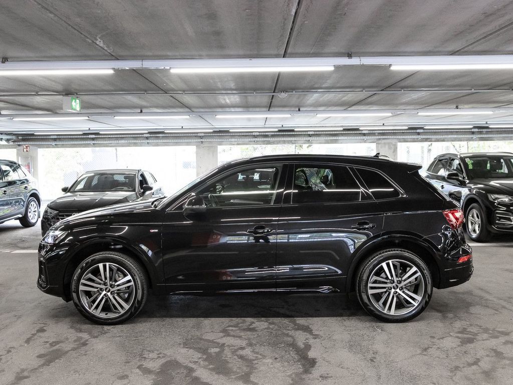 Audi Q5 2023 г. Чёрный, пробег 55748 км