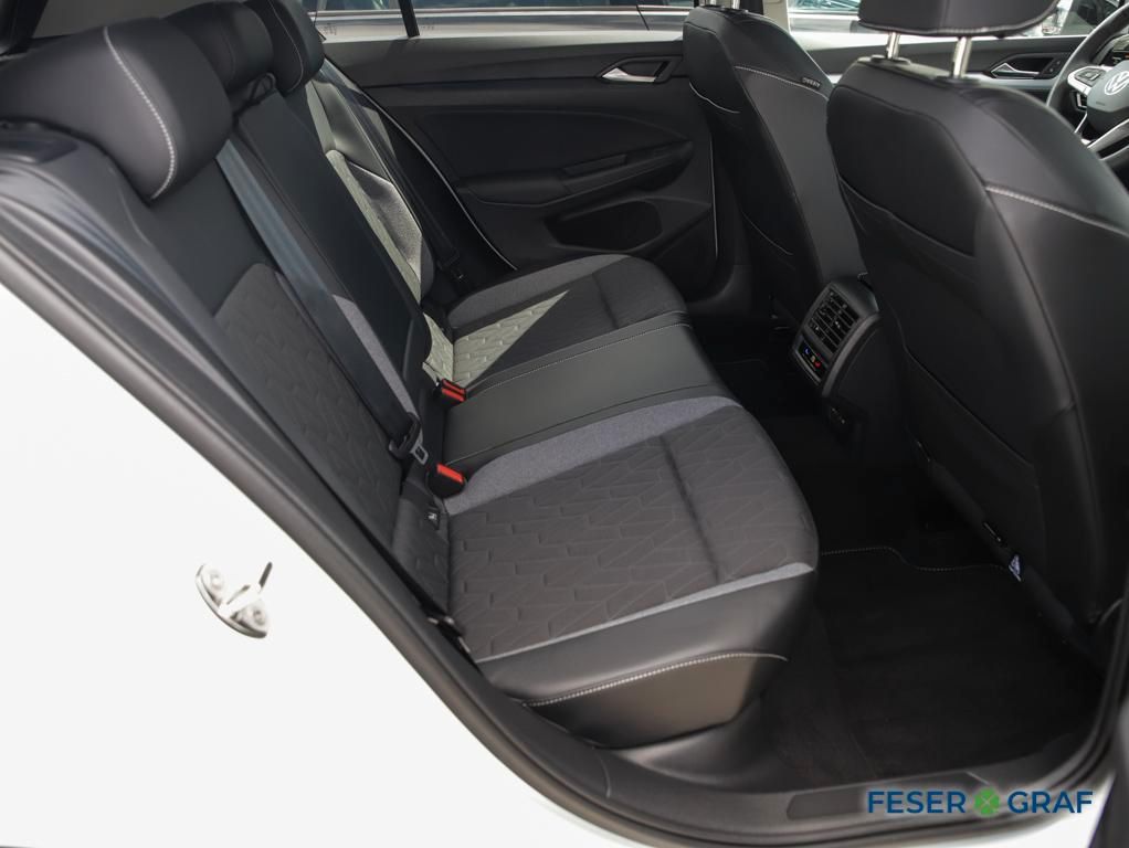 Volkswagen Golf 2025 г. Белый, пробег 19166 км