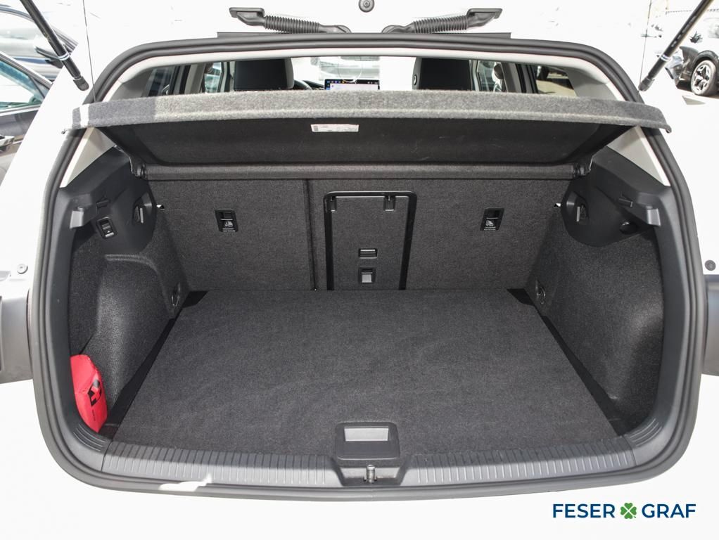 Volkswagen Golf 2025 г. Белый, пробег 19166 км