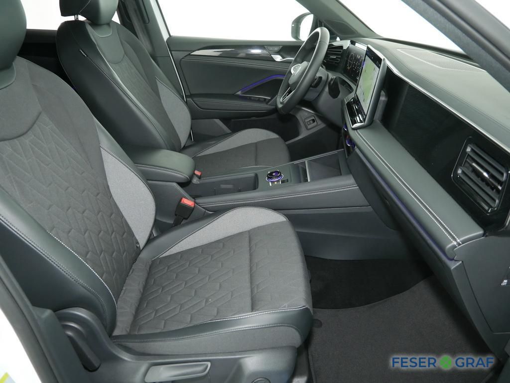 Volkswagen Tiguan 2025 г. Белый, пробег 25788 км