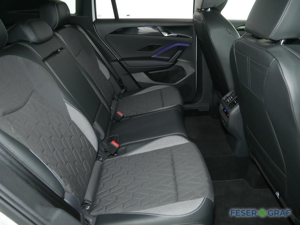 Volkswagen Tiguan 2025 г. Белый, пробег 25788 км