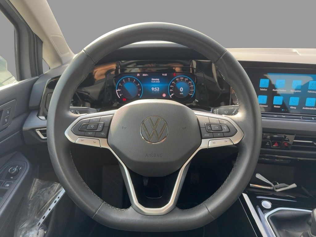 Volkswagen Golf 2024 г. Серый, пробег 21750 км