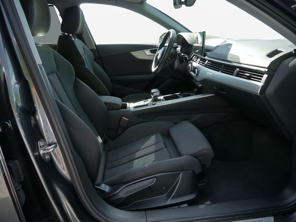 Audi A4 2023 г. Серый, пробег 29000 км