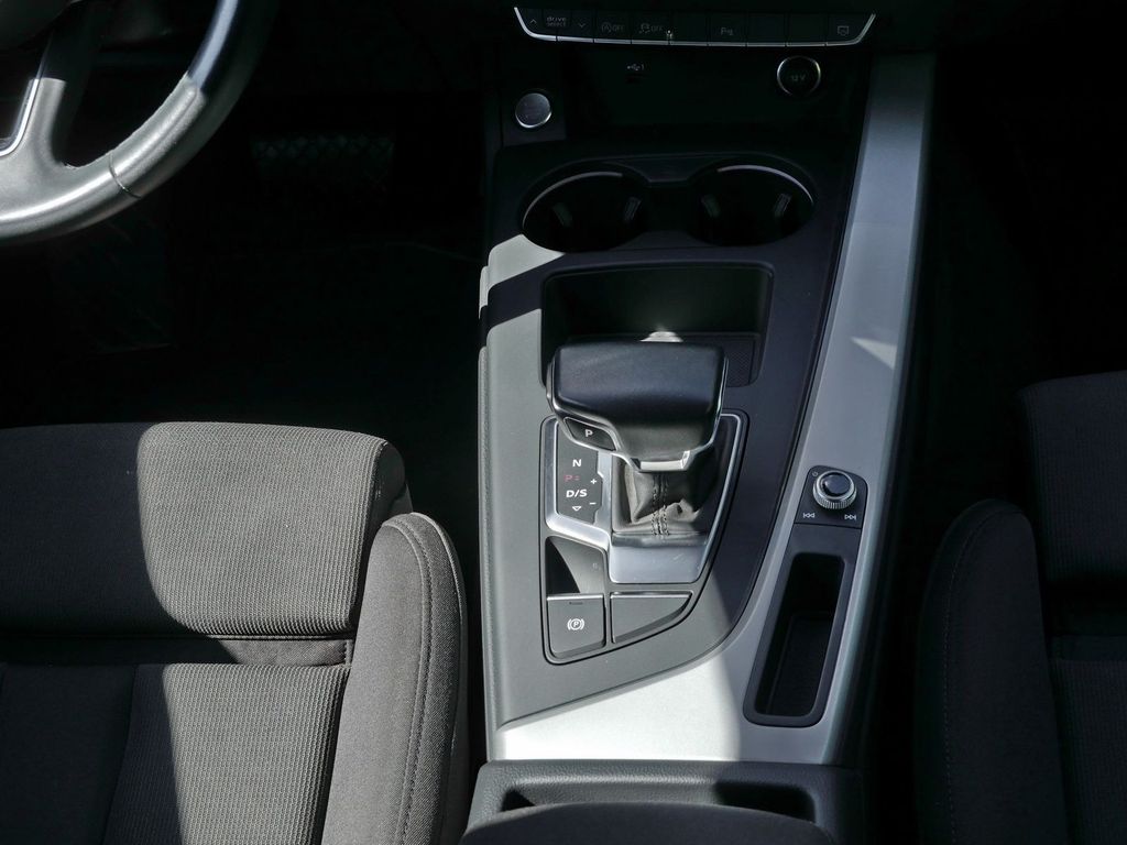 Audi A4 2023 г. Серый, пробег 29000 км