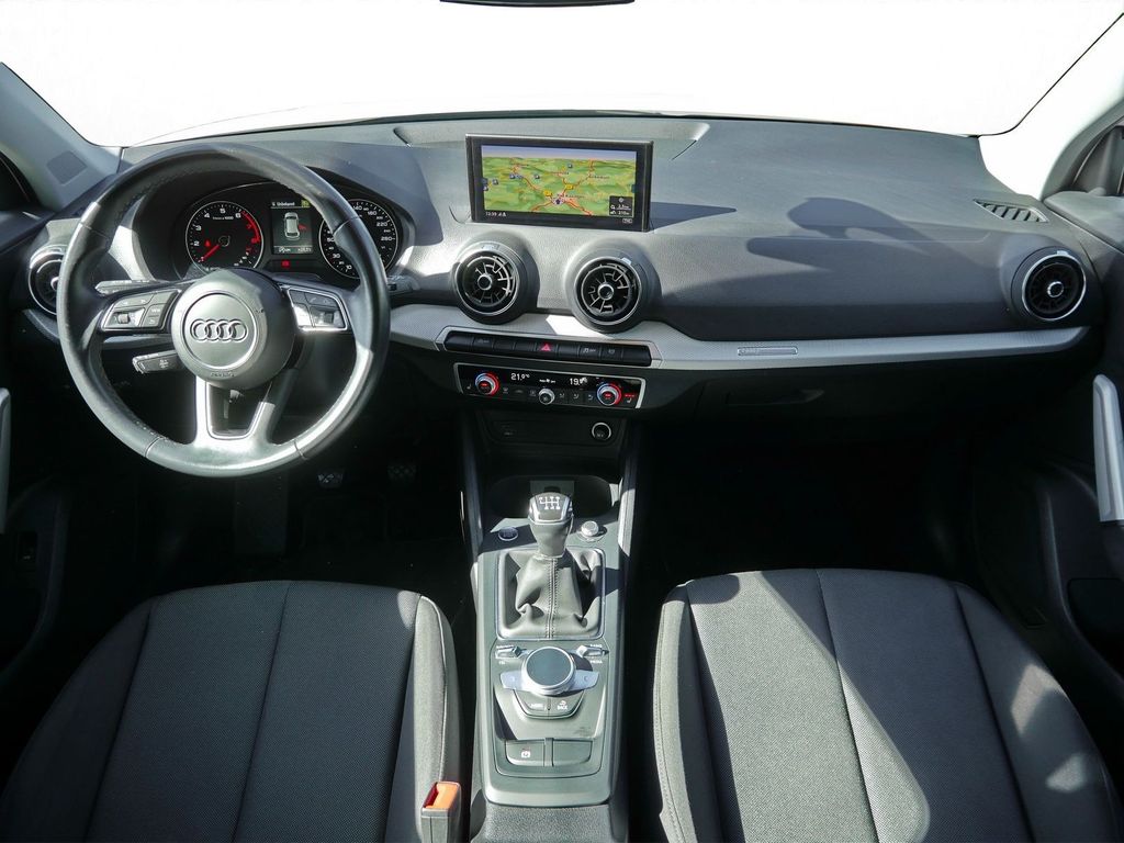 Audi Q2 2023 г. Белый, пробег 54000 км