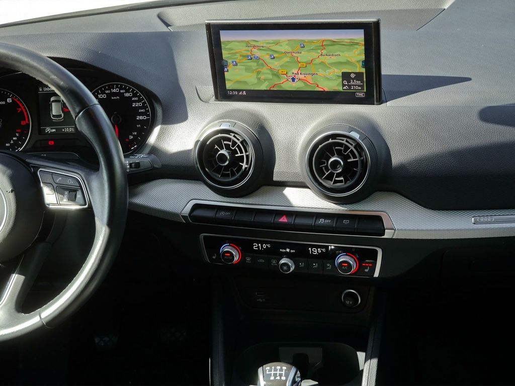 Audi Q2 2023 г. Белый, пробег 54000 км