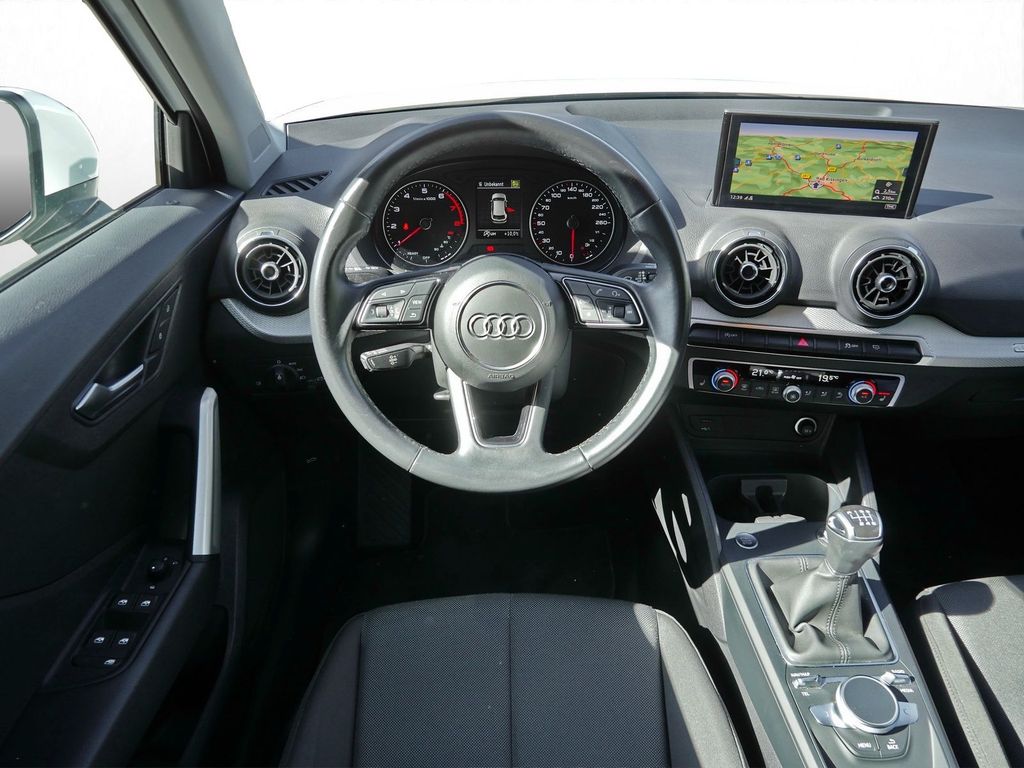 Audi Q2 2023 г. Белый, пробег 54000 км