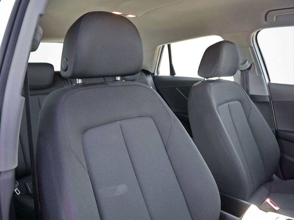 Audi Q2 2023 г. Белый, пробег 54000 км