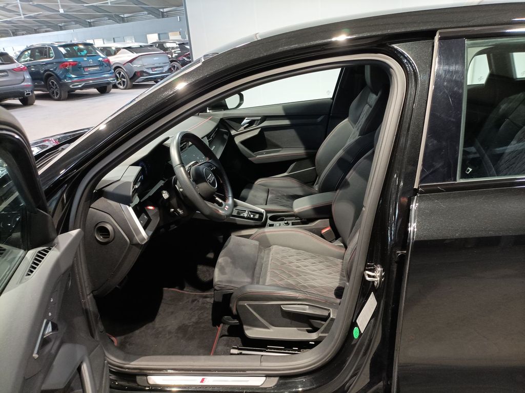 Audi A3 2023 г. Чёрный, пробег 46585 км