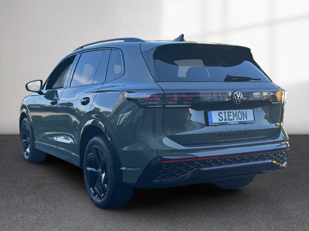 Volkswagen Tiguan 2026 г. Зелёный, пробег 10 км