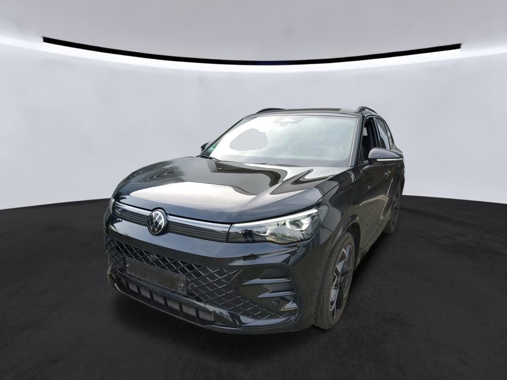 Volkswagen Tiguan 2024 г. Чёрный, пробег 38659 км