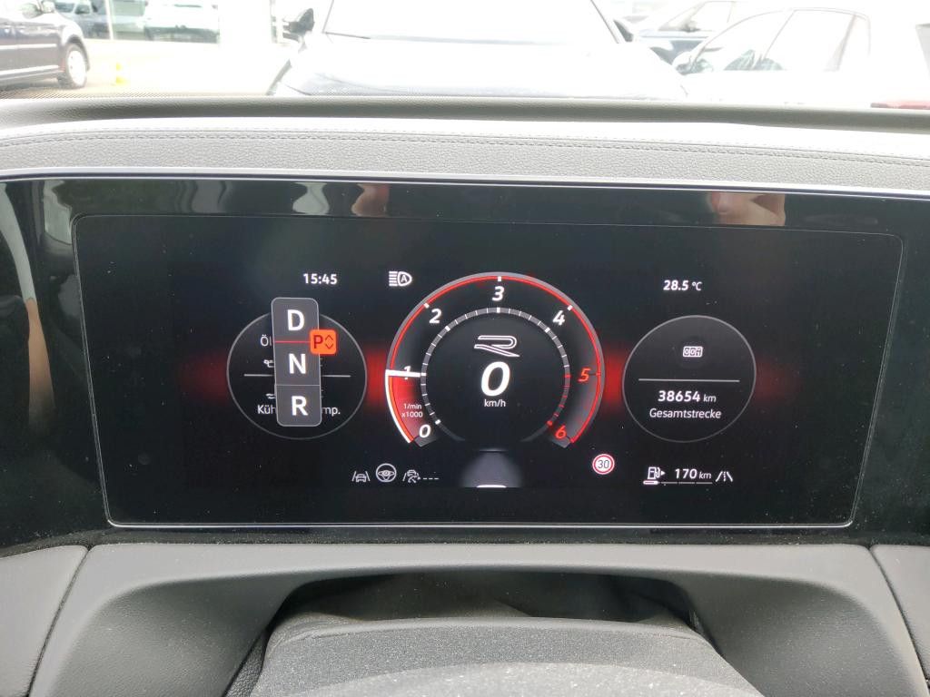 Volkswagen Tiguan 2024 г. Чёрный, пробег 38659 км