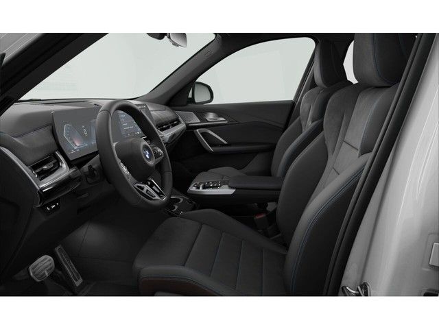 BMW X1 2025 г. Белый, пробег 15660 км