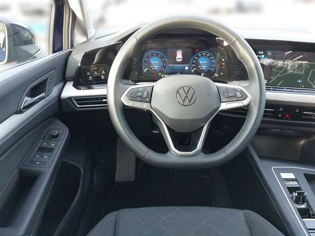 Volkswagen Golf 2024 г. Синий, пробег 40266 км