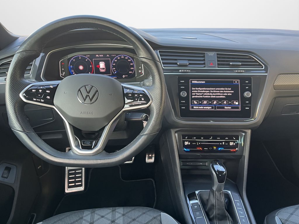 Volkswagen Tiguan 2023 г. Чёрный, пробег 45367 км