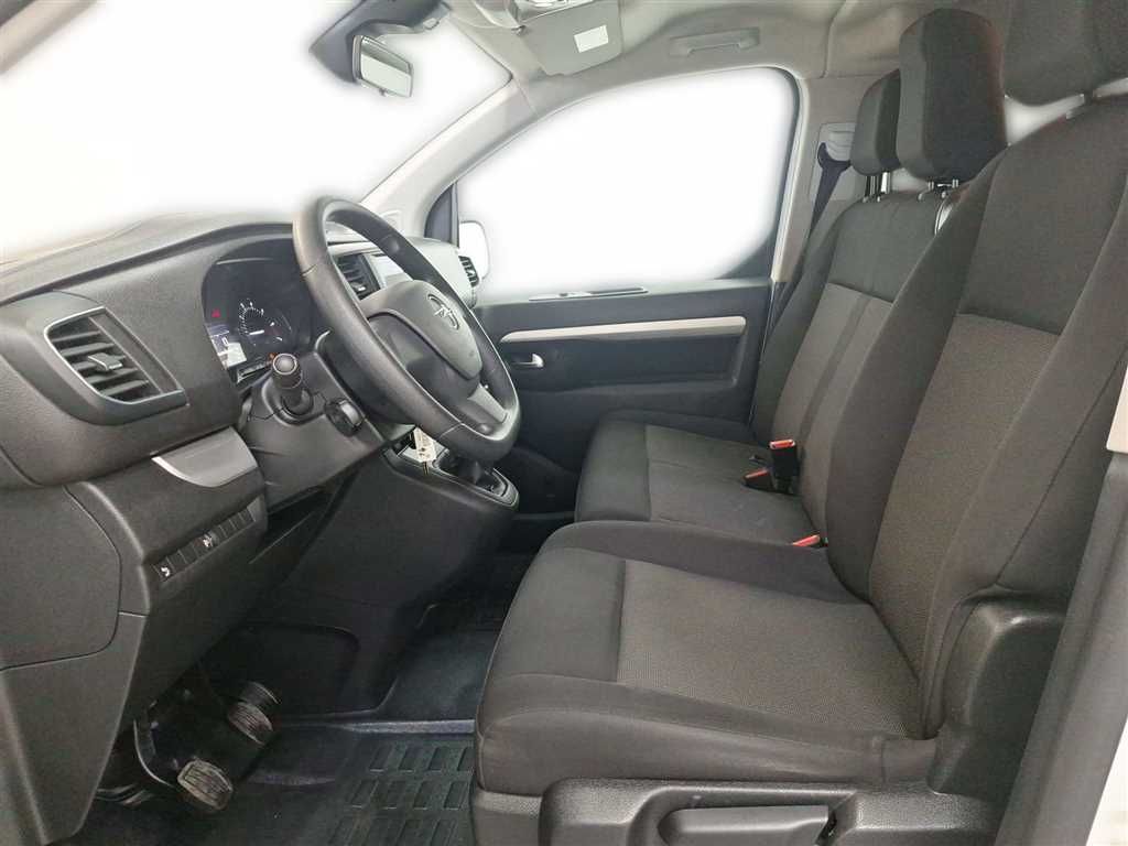 Opel Vivaro 2022 г. Белый, пробег 44764 км