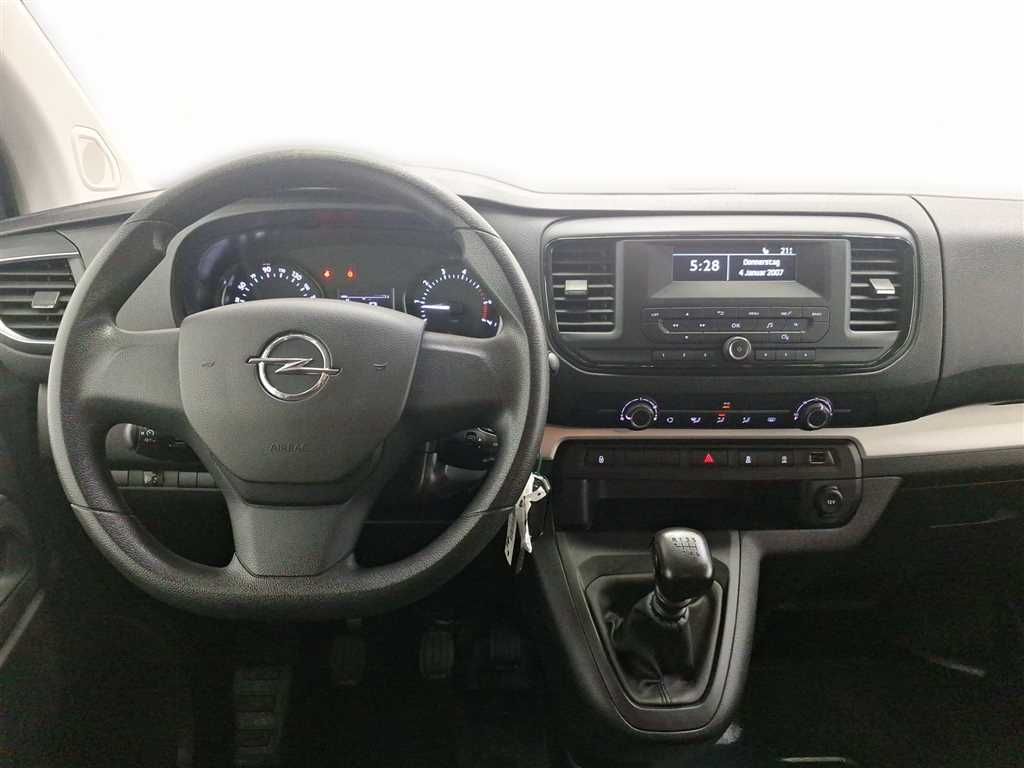 Opel Vivaro 2022 г. Белый, пробег 44764 км