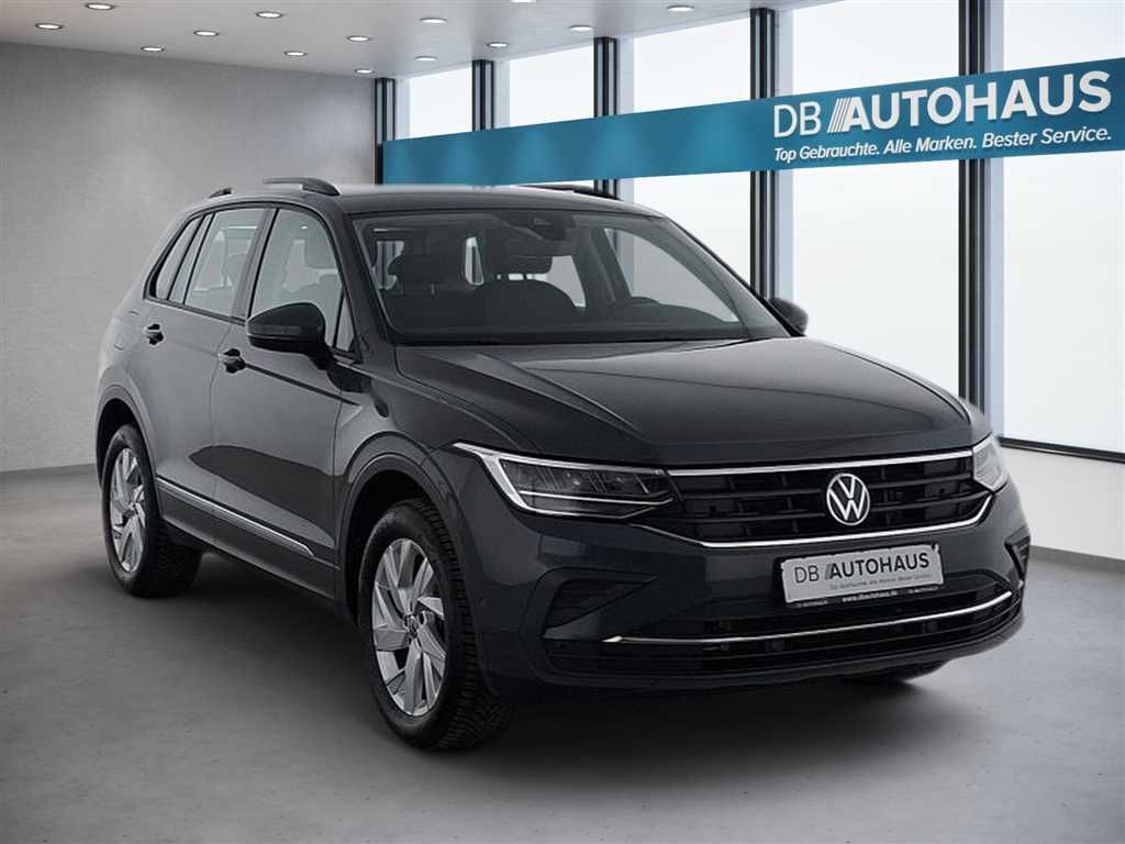Volkswagen Tiguan 2024 г. Серый, пробег 55631 км