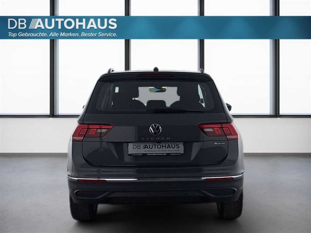 Volkswagen Tiguan 2024 г. Серый, пробег 55631 км