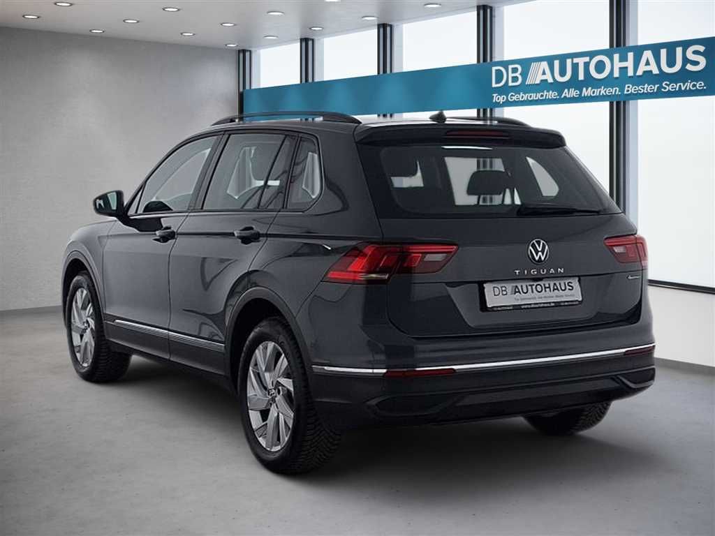 Volkswagen Tiguan 2024 г. Серый, пробег 55631 км