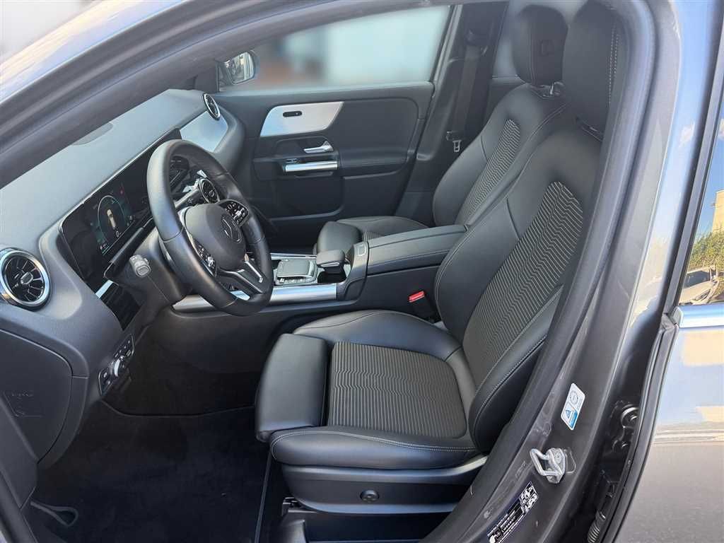 Mercedes-Benz GLA 250 2021 г. Серый, пробег 22428 км