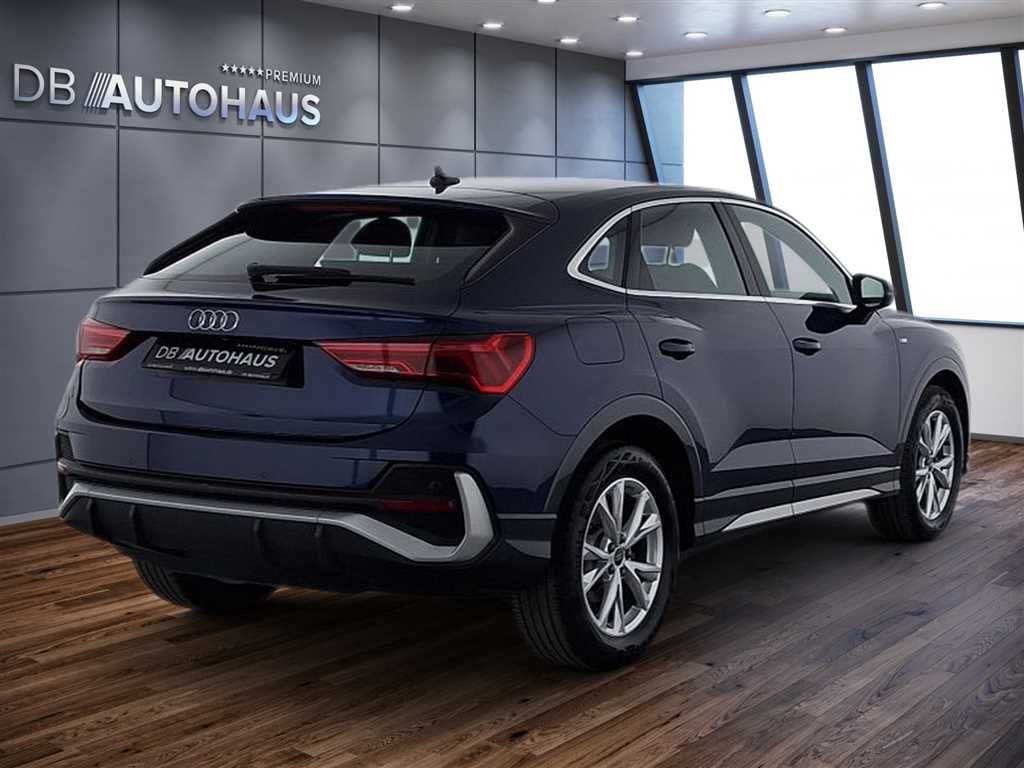 Audi Q3 2024 г. Синий, пробег 50564 км