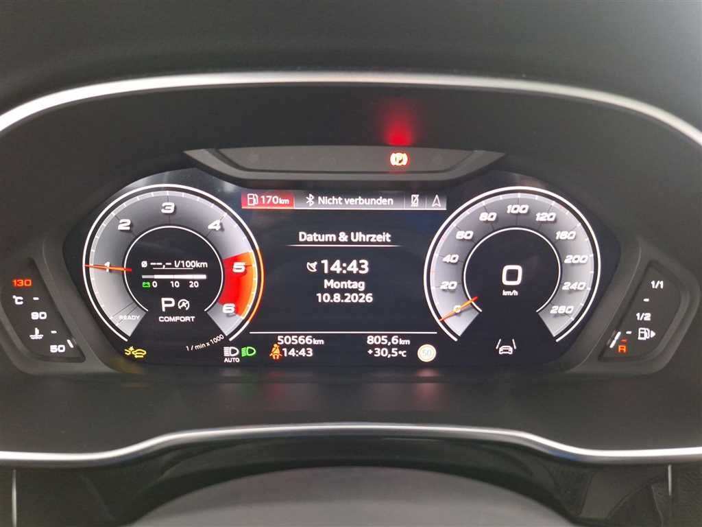 Audi Q3 2024 г. Синий, пробег 50564 км